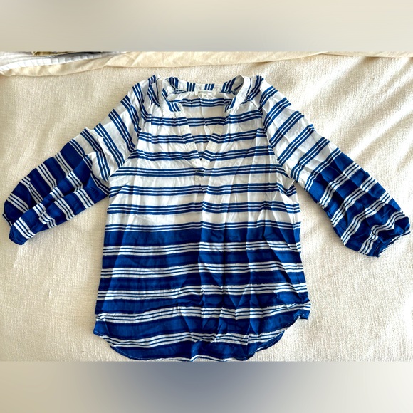 Loose blouse with 3/4 sleeves - Picture 1 of 2